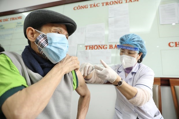 Vietnam entre seis paises con mayor cobertura de vacunacion contra la COVID-19 hinh anh 1