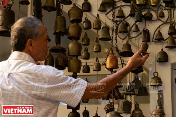 [Fotos] Bui Duc Tam, coleccionista de campanas en Ciudad Ho Chi Minh hinh anh 1