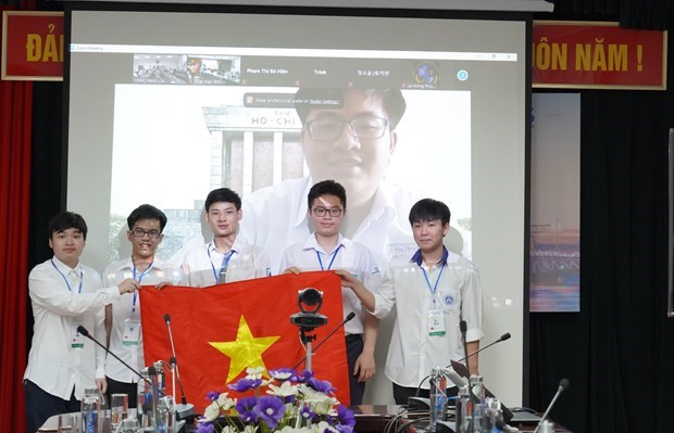Estudiantes vietnamitas alcanzan logros en olimpiadas internacionales hinh anh 1