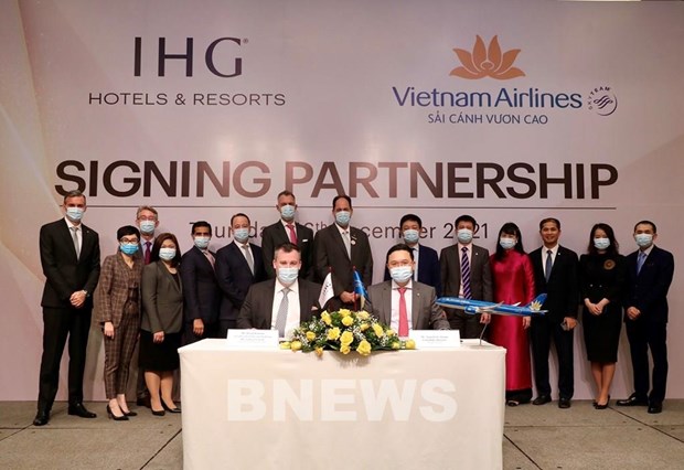 Vietnam Airlines coopera con grupo britanico por desarrollo del turismo nacional hinh anh 1