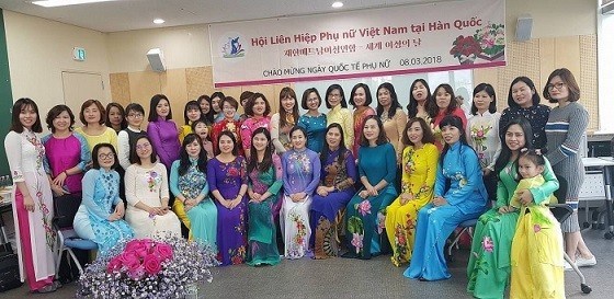 Bella imagen de las mujeres vietnamitas en el exterior hinh anh 2