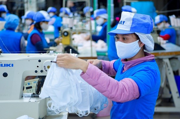 Productos vietnamitas afirman su posicion en mercado nacional hinh anh 1