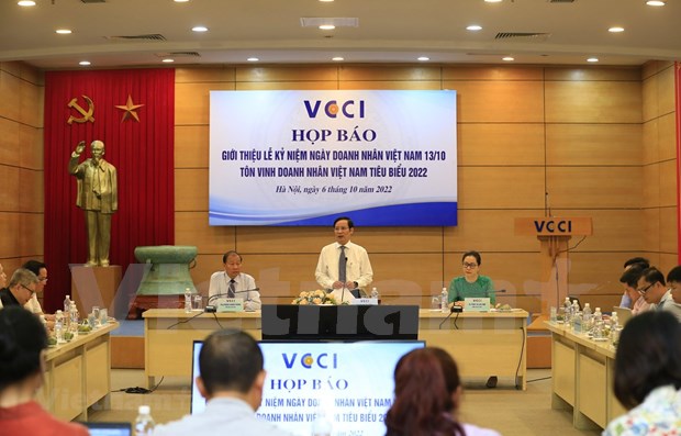 Reconocen a empresarios sobresalientes en Vietnam hinh anh 1