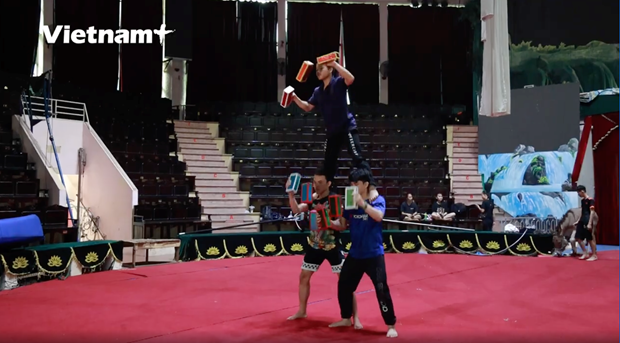 Maestros de circo en Vietnam forjan talentos con pasion y dedicacion hinh anh 1