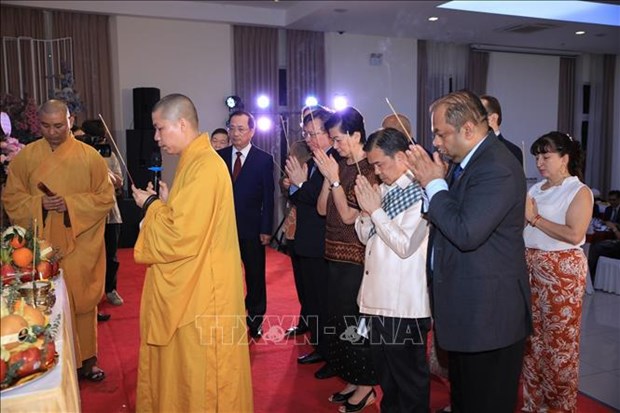 Hanoi felicita a paises asiaticos por su ano nuevo tradicional hinh anh 2