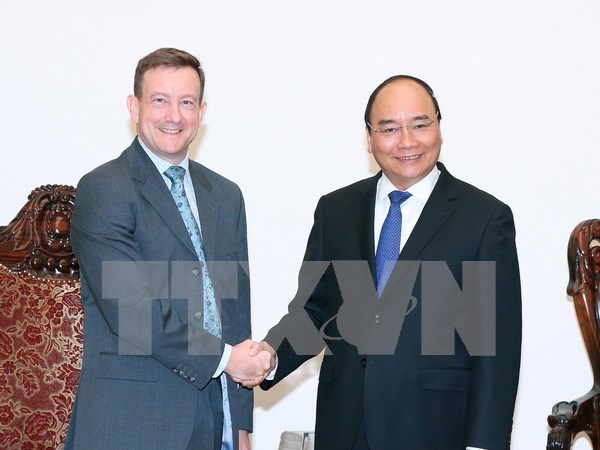 Premier vietnamita recibe al nuevo embajador frances hinh anh 1