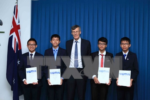 Alumnos vietnamitas logran buenos resultados en concursos de matematica de Australia hinh anh 1