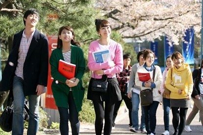 Ofrece universidad sudcoreana becas completas a trabajadores vietnamitas hinh anh 1