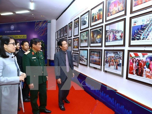 Inauguran exhibicion sobre logros de integracion internacional de Vietnam hinh anh 1