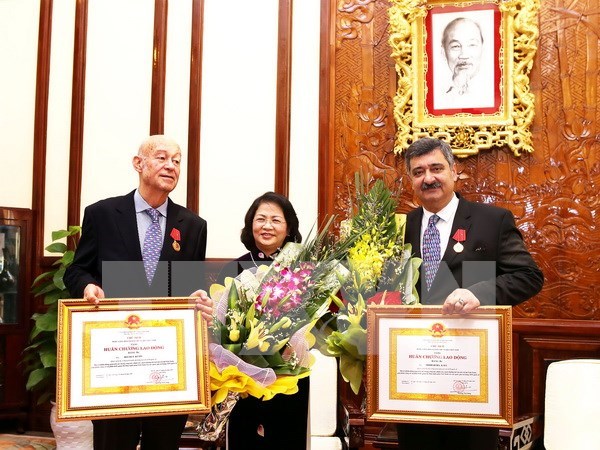 Vietnam otorga Orden de Trabajo a presidentes de Aldeas Infantiles SOS hinh anh 1