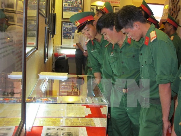 Exponen evidencias sobre soberania de Vietnam en Truong Sa y Hoang Sa hinh anh 1