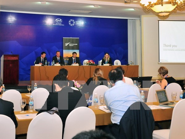 Altos funcionarios de APEC continuan actividades en Vietnam hinh anh 1