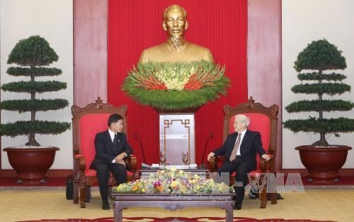 Lider partidista de Vietnam recibe al alcalde de Vientiane hinh anh 1