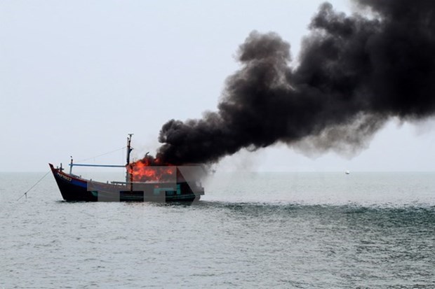 Indonesia hunde a barcos extranjeros por pesca ilegal hinh anh 1