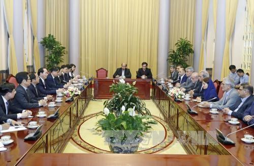 Vietnam da bienvenida a empresas iranies, dice presidente hinh anh 1