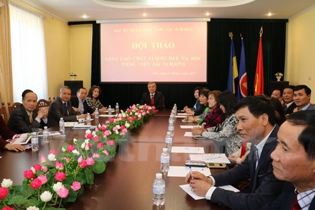 Buscan mejorar ensenanza del idioma vietnamita en Ucrania hinh anh 1