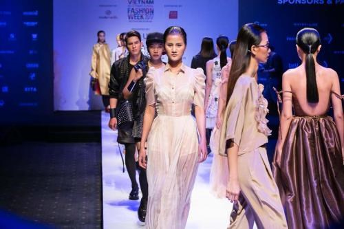 Inauguran en Vietnam Semana de Moda Internacional Primavera– Verano hinh anh 1