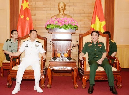 Las Armadas de Vietnam y China intensifican nexos hinh anh 1