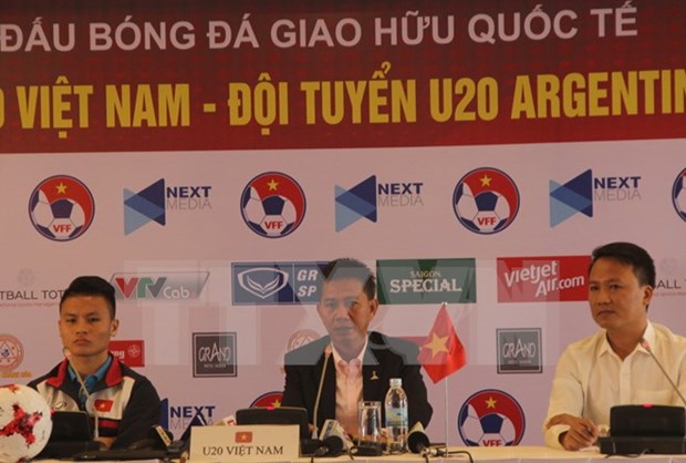Equipo sub-20 de Vietnam listo para partido amistoso de futbol con Argentina hinh anh 1