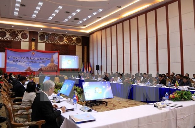 Altos funcionarios de ASEAN debaten medidas para combatir crimenes transnacionales hinh anh 1