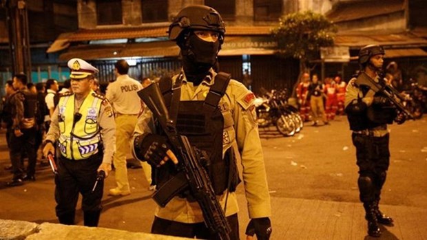EI asume responsabilidad por ataques con bomba en Indonesia hinh anh 1