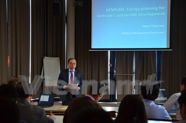 Debaten en Francia sobre politicas de energia en Vietnam hinh anh 1