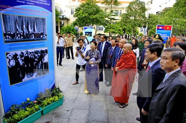 Conmemoran en Ciudad Ho Chi Minh aniversario 50 de nexos diplomaticos Vietnam-Camboya hinh anh 1