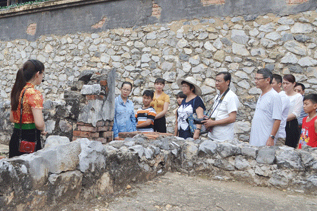 Conjunto de reliquias de Son La recibe mas de mil turistas en jornadas festivales hinh anh 1