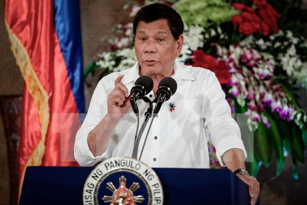 Presidente Duterte admite que EE.UU. suministra armas a Filipinas para combatir terrorismo hinh anh 1