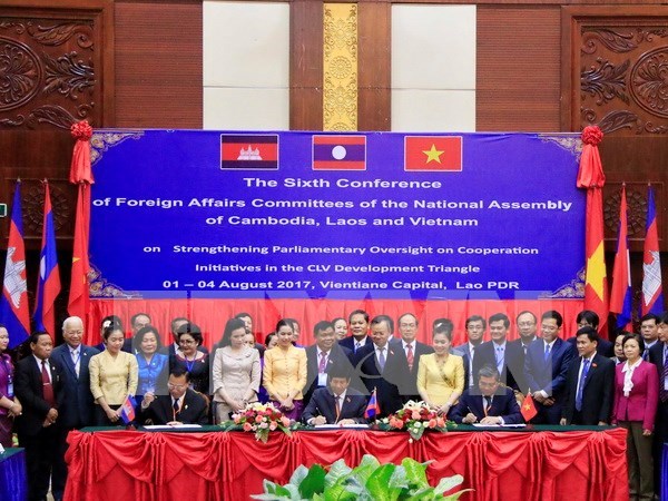 Comisiones parlamentarias de Camboya, Laos y Vietnam impulsan iniciativas de desarrollo hinh anh 1