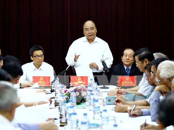 Premier vietnamita elogia contribuciones de escritores y artistas nacionales hinh anh 1