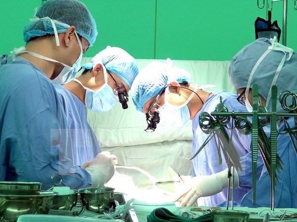 Hanoi aplica por primera vez sistema de tomografia por emision de positrones hinh anh 1