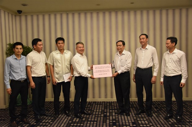 Ofrece Embajada de Vietnam en Laos apoyo a connacionales afectadas por inundaciones hinh anh 1