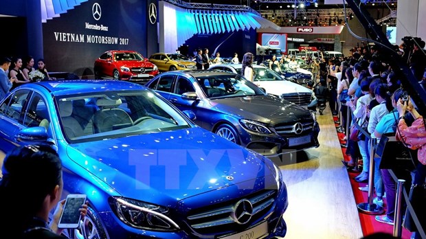 Ventas de Mercedes-Benz en Vietnam crecen 60 por ciento en primer semestre de 2017 hinh anh 1
