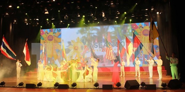 Celebran festival musical en Vietnam en saludo al 50 aniversario de ASEAN hinh anh 1