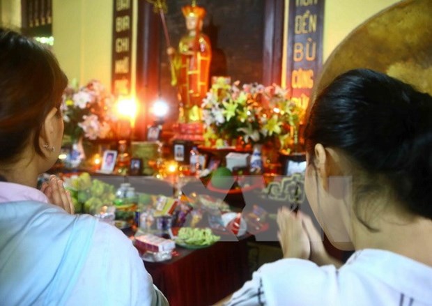 Provincia vietnamita entrega regalos a personas pobres en ocasion de ceremonia Vu Lan hinh anh 1