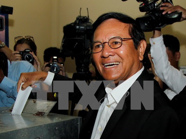 Camboya: Presidente del partido opositor acusado por 