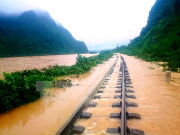 Vietnam sufre las primeras consecuencias del tifon Doksuri hinh anh 1