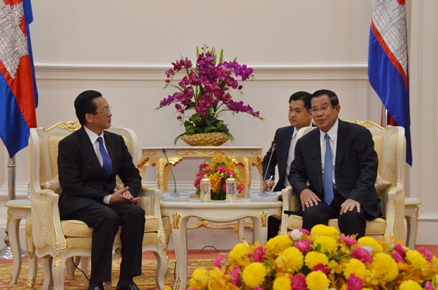 Premier camboyano destaca relaciones multifaceticas con Vietnam hinh anh 1