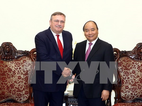 Primer ministro de Hungria inicia visita a Vietnam hinh anh 1