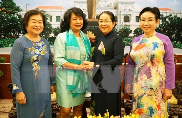 Presidenta de Cumbre Mundial de Mujeres aprecia esfuerzos de Vietnam en empoderamiento de feminas hinh anh 1