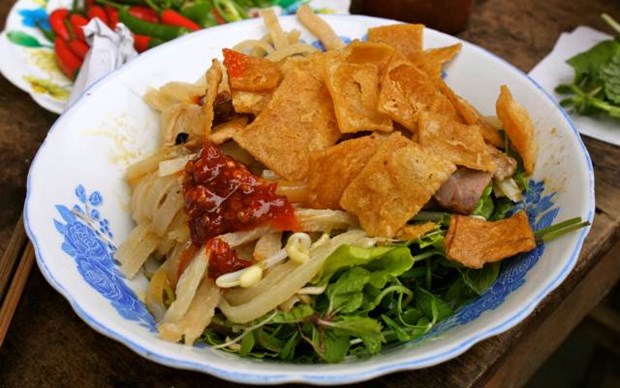Cao Lau, una delicia culinaria de Hoi An hinh anh 1