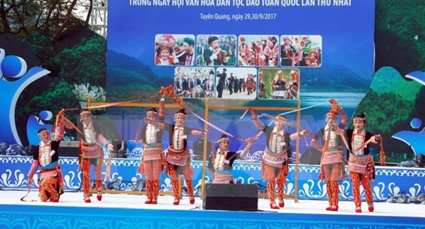 Vietnam promueve desarrollo de cultura de las minorias etnicas hinh anh 1