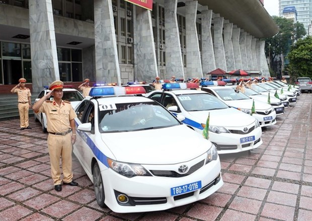 Policia vietnamita garantizara orden del transito en Semana de alto nivel de APEC 2017 hinh anh 1