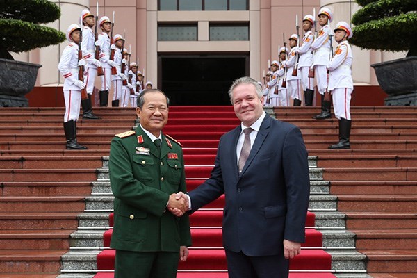 Vietnam y Rusia intensifican la cooperacion en la tecnica militar hinh anh 1
