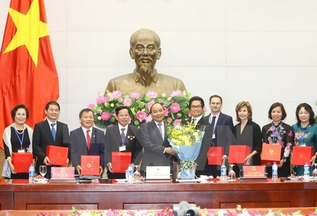 Premier de Vietnam promete apoyo continuo para comunidad empresarial hinh anh 1