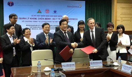 AstraZeneca coopera con Vietnam para mejorar la salud pulmonar hinh anh 1