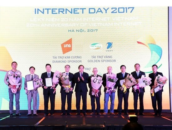 Celebran en Vietnam Dia de Internet hinh anh 1