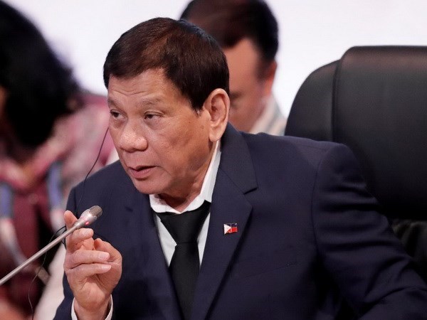 Presidente filipino Rodrigo Duterte llama a la rendicion de insurgentes hinh anh 1