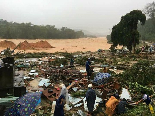 Vietnamitas en ultramar recaudan fondos para apoyar la superacion de consecuencias de tifon Damrey hinh anh 1